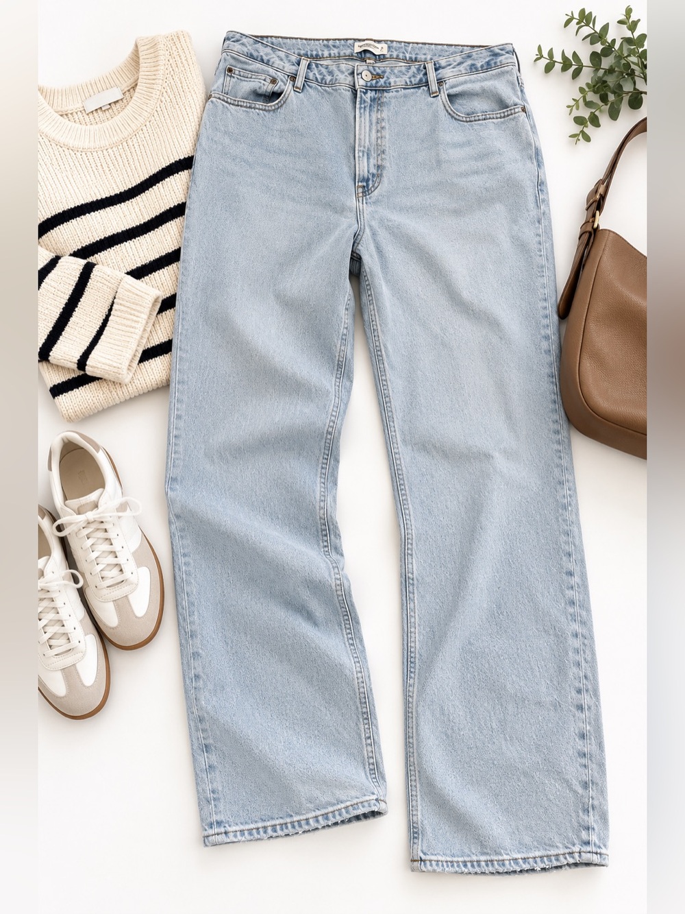 NWT Abercrombie & Fitch Curve Love ’90s Relaxed High Rise Jeans – Size 36/22L